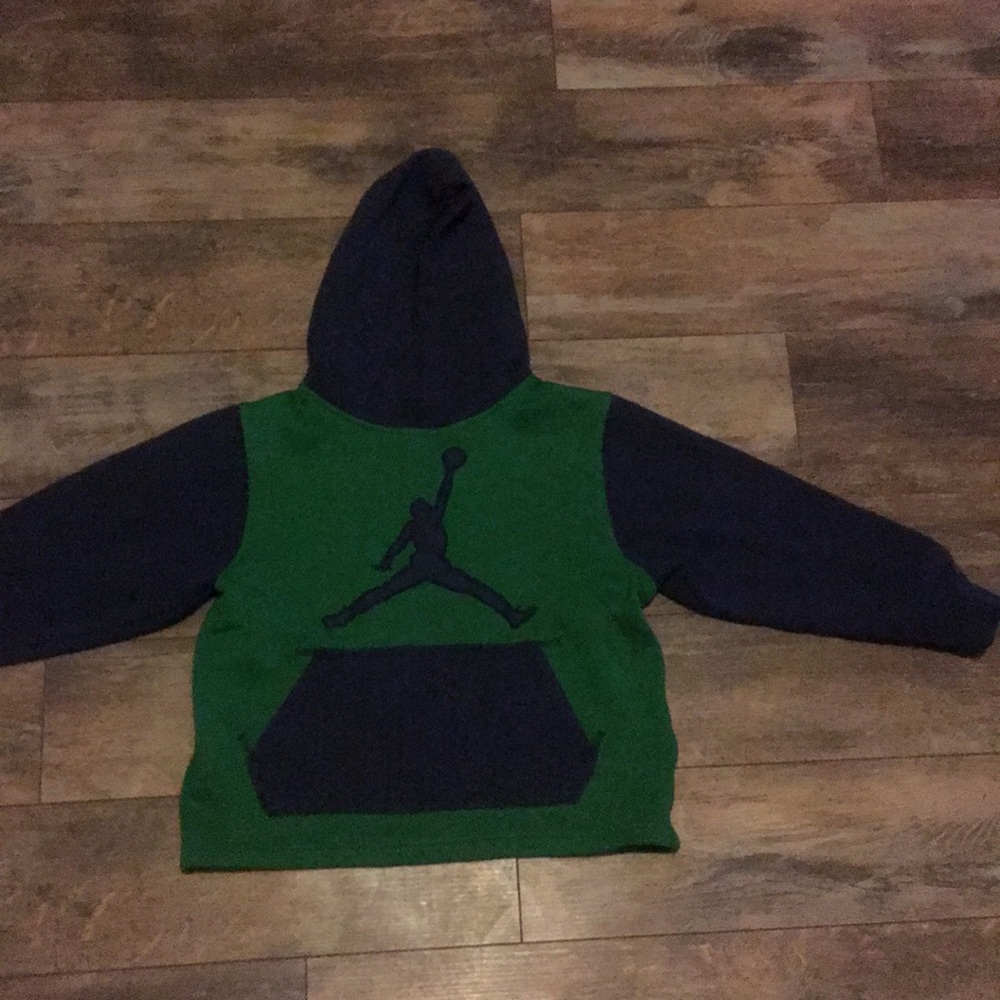 Boys small size 8-10 Michael Jordan pullover